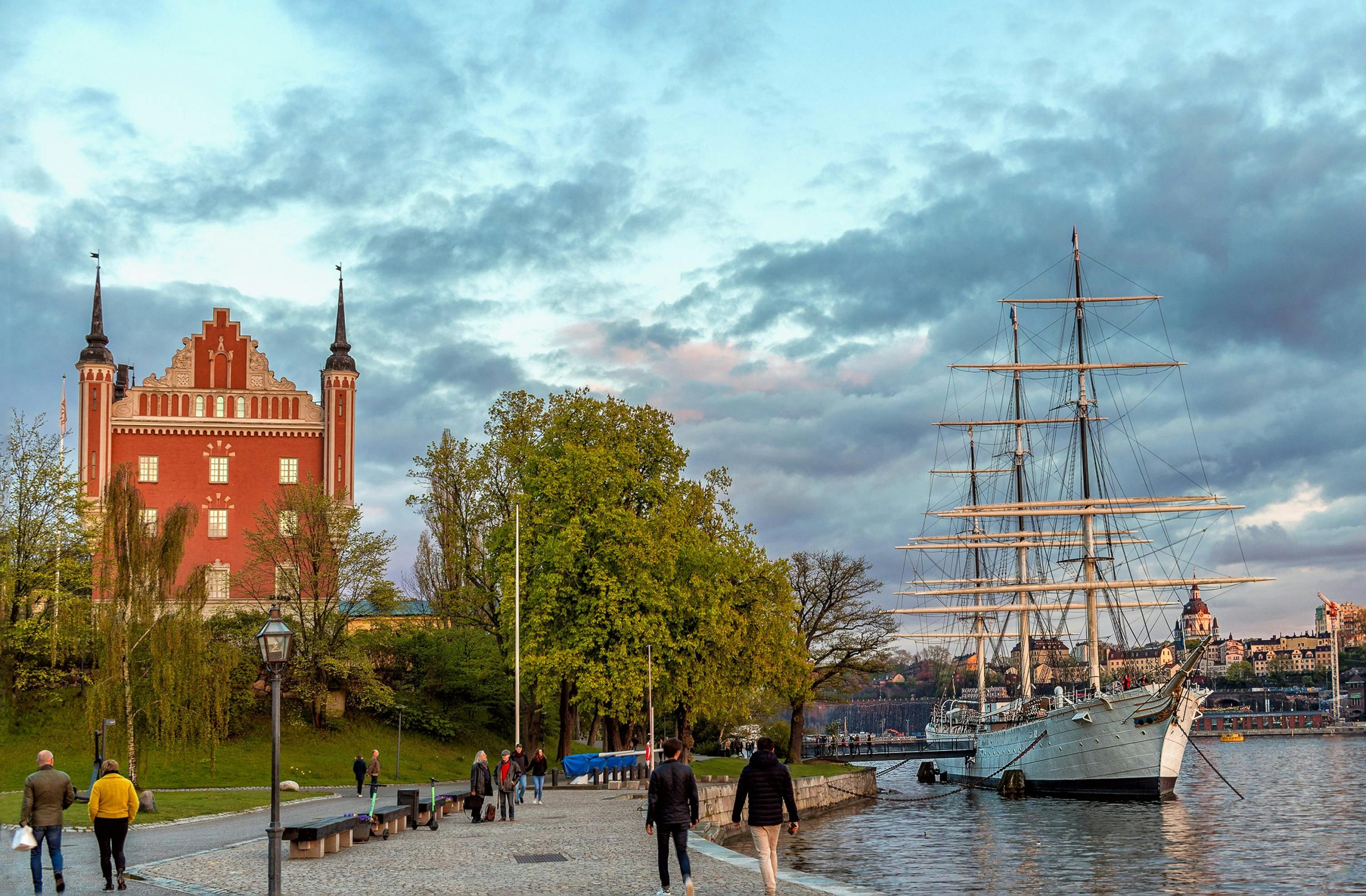 Round The World Flights Stockholm Sweden
